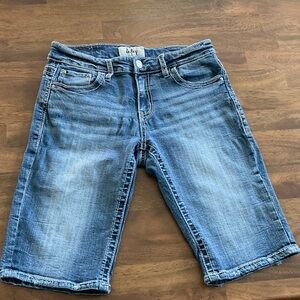 Buckle Daytrip Classic Blue Denim Jeans. Good condition, measurements in photos.